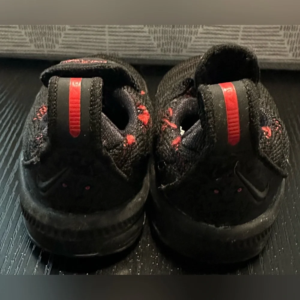 Nike excellent preowned